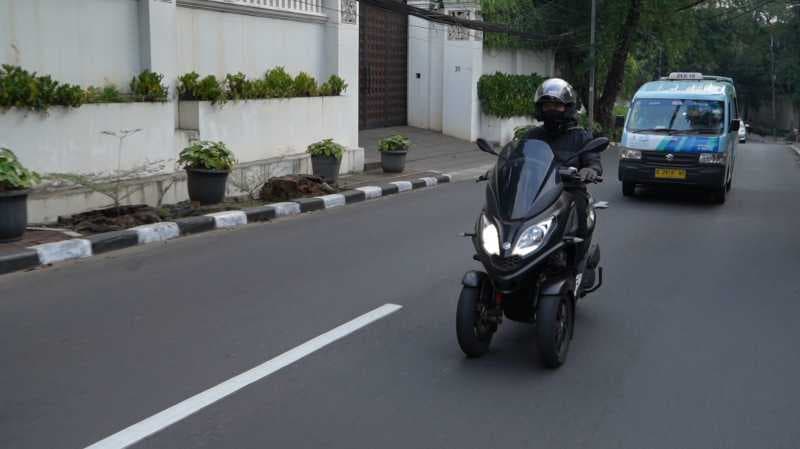 Review Piaggio MP3 300 HPE Sport: Tenaga Besar, Gak Pas Buat Macet-macetan