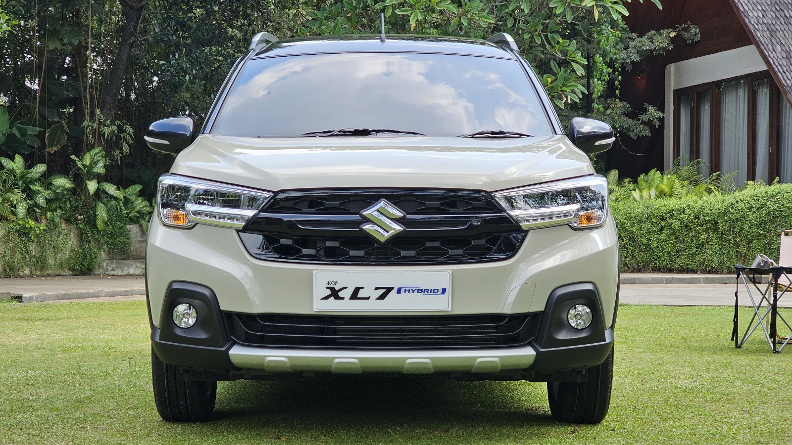 VIDEO: Jalan-jalan di Yogyakarta Pakai Suzuki XL7 Hybrid!