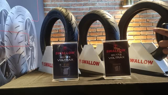 Ban Khusus Motor Listrik Swallow Voltrax Bisa Dipasang ke Motor Bensin?