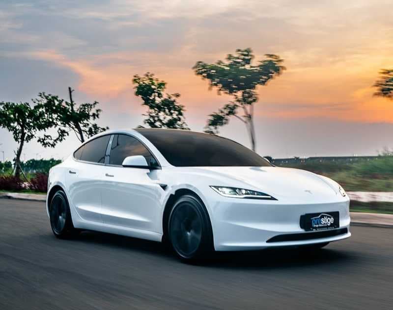 Elon Musk Bocorkan 3 Mobil Tesla Baru, Ini Penampakannya