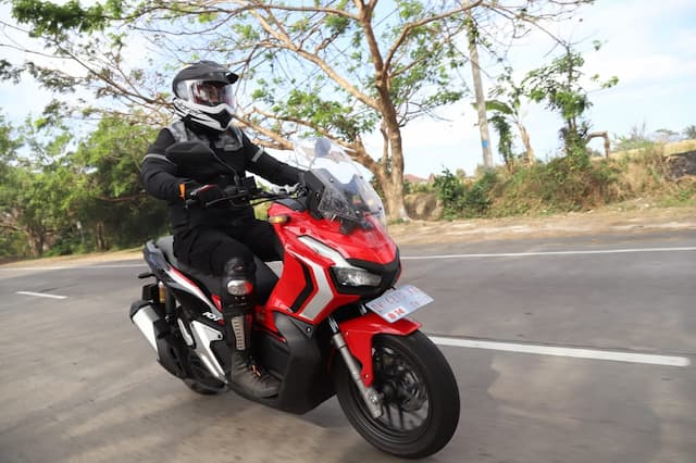 VIDEO: Jelajah Bali Naik Honda ADV 150, Sensasi Skutik Adventure