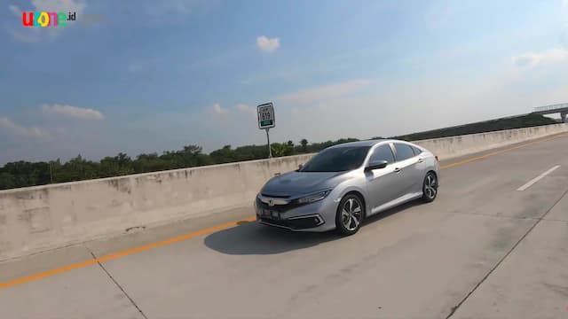 VIDEO: Ngebut Pakai Honda Civic di Tol Transjawa, Sensasi Turbo 200 Km/Jam