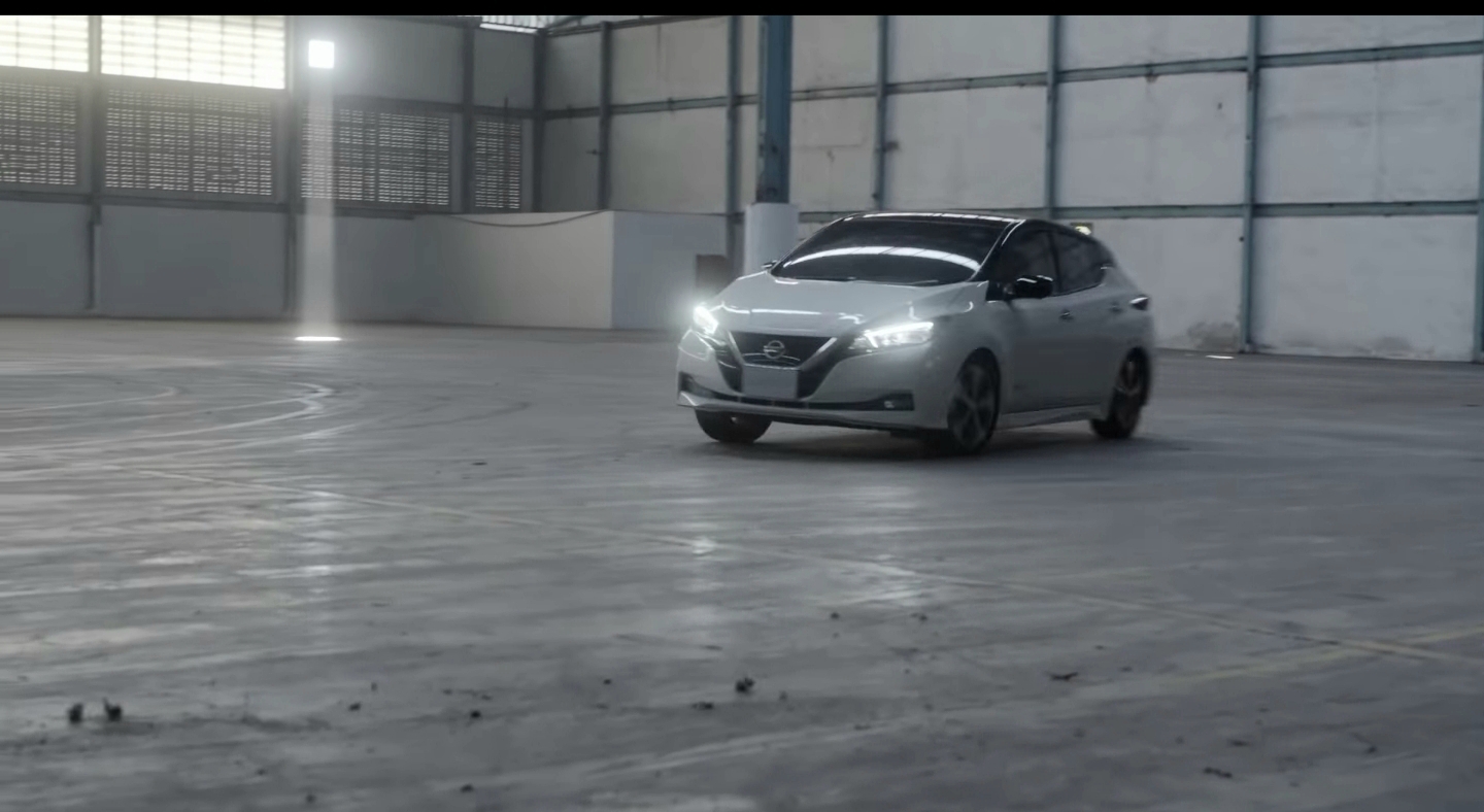 Nissan Leaf Dipakai Drifting? Bisa Ternyata!