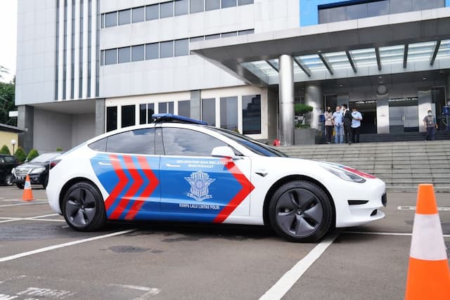 Spesifikasi Mobil Polisi Listrik Tesla