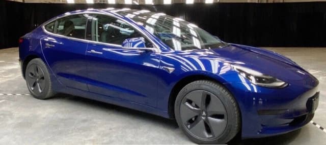 Besok, Tesla Model 3 Buatan China Mulai Dikirim