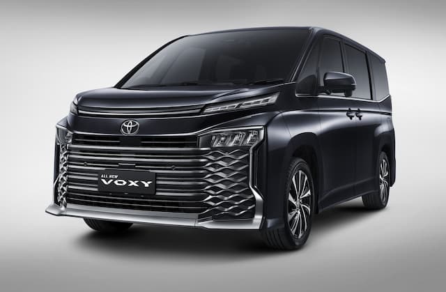 Muncul Pro-Kontra, Kenapa Sunroof Dihilangkan di All New Toyota Voxy?