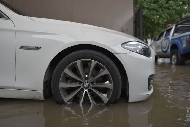 Mobil Kebanjiran Dilindungi Asuransi? Belum Tentu...
