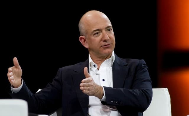 Arab Saudi Bantah Pangerannya Retas Ponsel Jeff Bezos