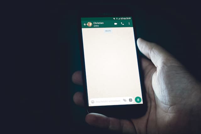 Menghitung Biaya Data Video Call WhatsApp untuk ‘Sungkem Online’