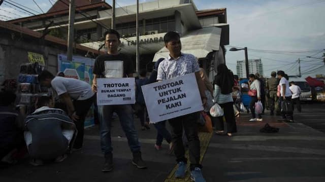 Banyak Dikritik, Anies-Sandi Belum Mau Buka Jalan di Tanah Abang