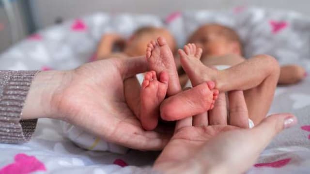 Mau Punya Anak Kembar Harus Ada Keturunan Genetik?