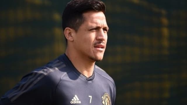 Tandang ke Barcelona, MU Bawa Alexis Sanchez dan Nemanja Matic