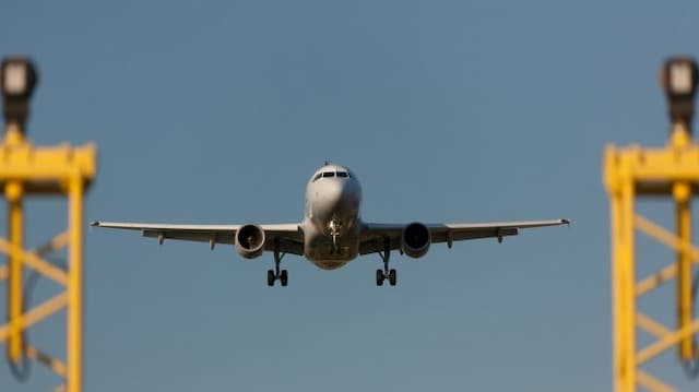 Harga Tiket Mahal, BPS: Penumpang Pesawat Drop 28,48 Persen April 2019