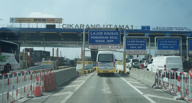 Pagi Ini, Tol Cikampek Masih Macet