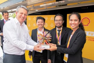 Mobil Pintar Mahasiswa Indonesia Sabet Juara di London