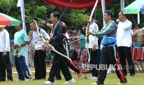Jokowi Hadiri Pernikahan Anak Pelatih Panahnya 