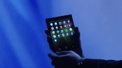 Ini Gadget Pertama Samsung yang Pakai Layar Lipat