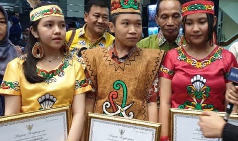 Kemendikbud Berikan Penghargaan Siswa Penemu Obat Kanker