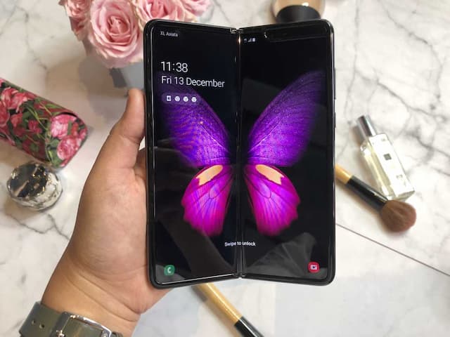 Gak Sengaja Bocor, Nama Ponsel Lipat Samsung Resmi Galaxy Z Flip