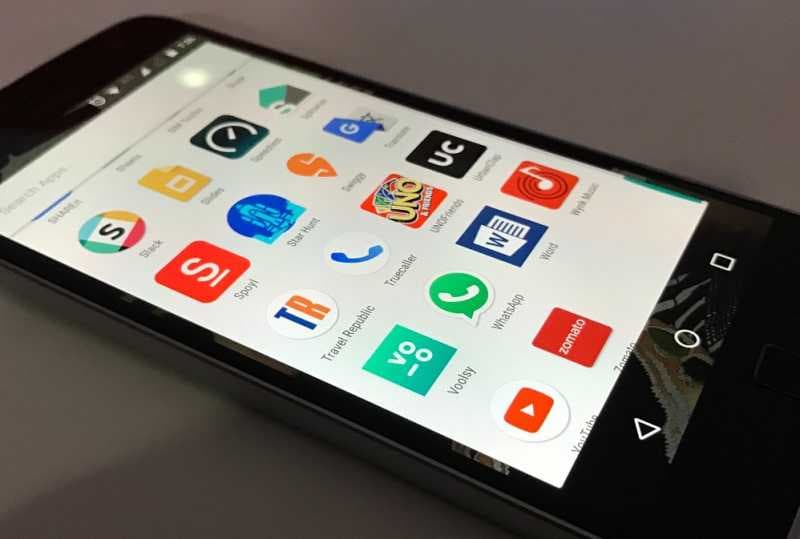 Warga Indonesia Melototin Layar Smartphone Lebih dari 5 Jam Sehari